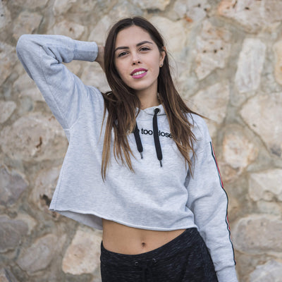 Elevate Your Fashion Game: Styling Tips for Cropped Sweatshirts